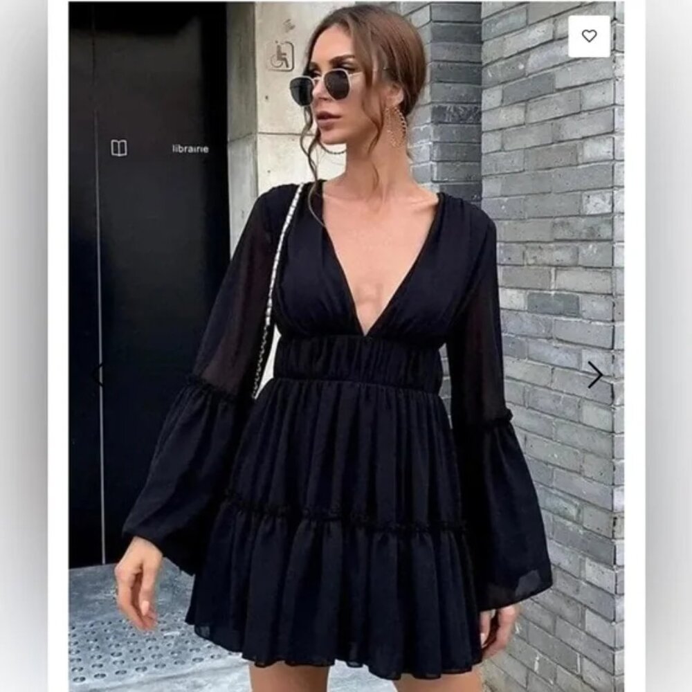 Miss Ord black V-neck Ruffle Hem Vacation mini dress bell sleeves lined Med